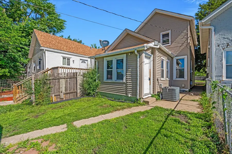1125 W 5th Street, Davenport, IA 52802 - #3