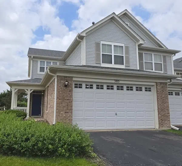 385 Bluegrass Parkway, Oswego, IL 60543