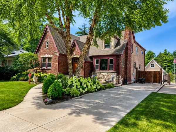 3218 W 97th Street, Evergreen Park, IL 60805