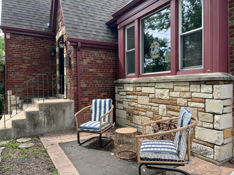 3218 W 97th Street, Evergreen Park, IL 60805 - #2