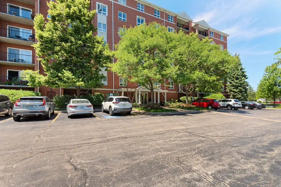 110 N Milwaukee Avenue #303, Wheeling, IL 60090 - #2