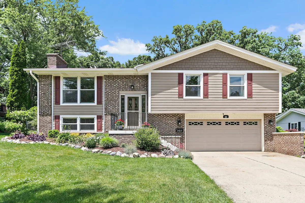 101 S Cedarcrest Drive, Schaumburg, IL 60193 - #1