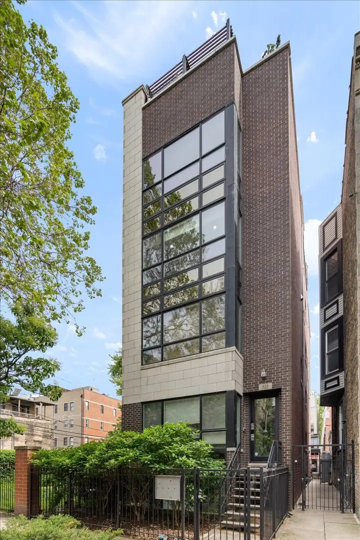 821 W Roscoe Street #3, Chicago, IL 60657 - #1