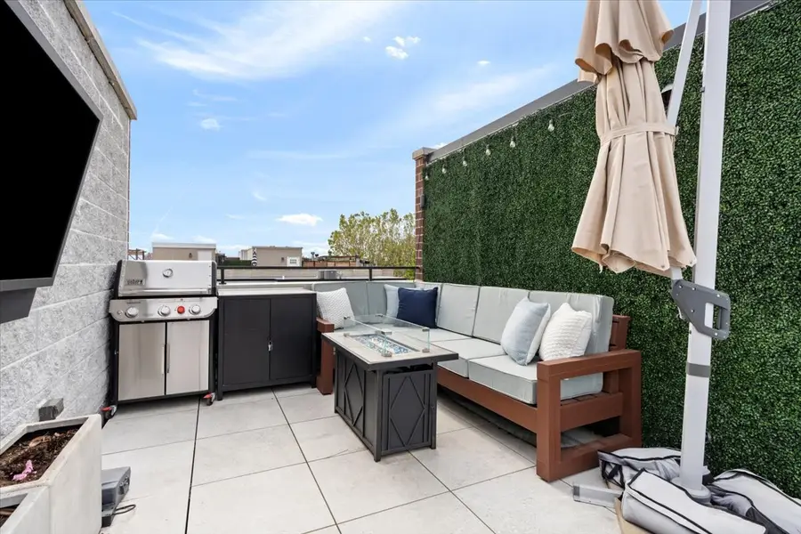 821 W Roscoe Street #3, Chicago, IL 60657 - #2