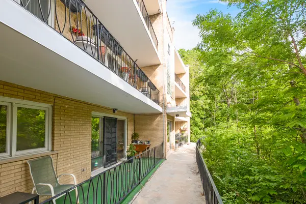 8604 W 95th Place #202, Hickory Hills, IL 60457
