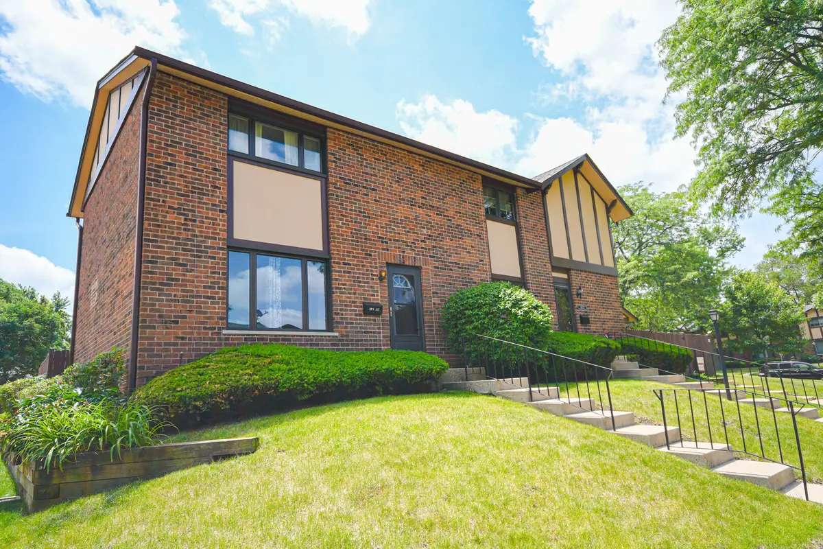 18W177 Lowell Lane, Villa Park, IL 60181 - #1