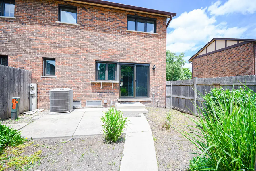18W177 Lowell Lane, Villa Park, IL 60181 - #2