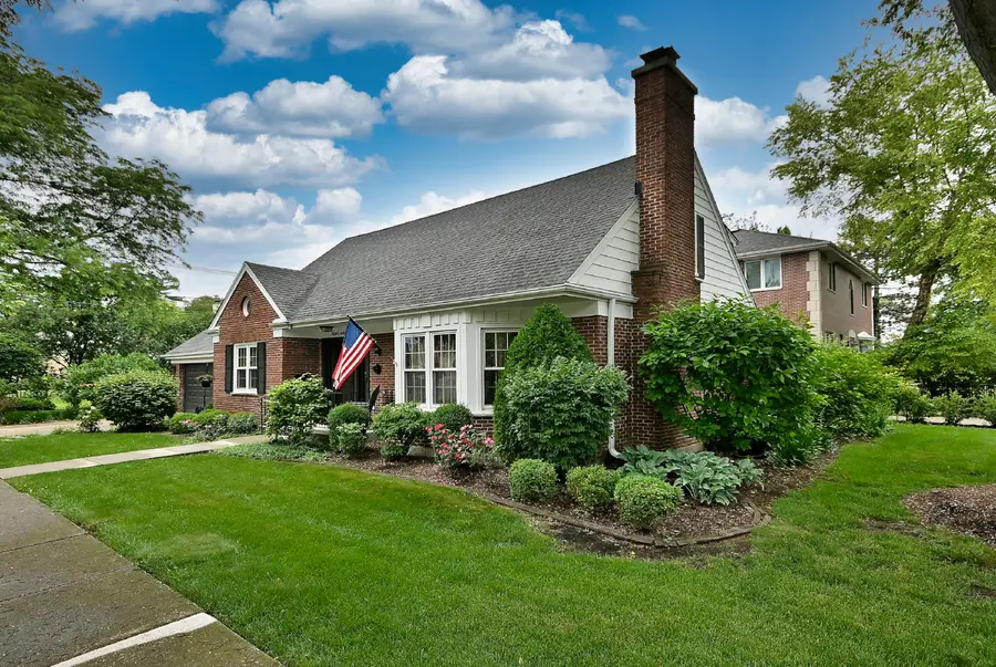3946 Gilbert Avenue, Western Springs, IL 60558 - #2