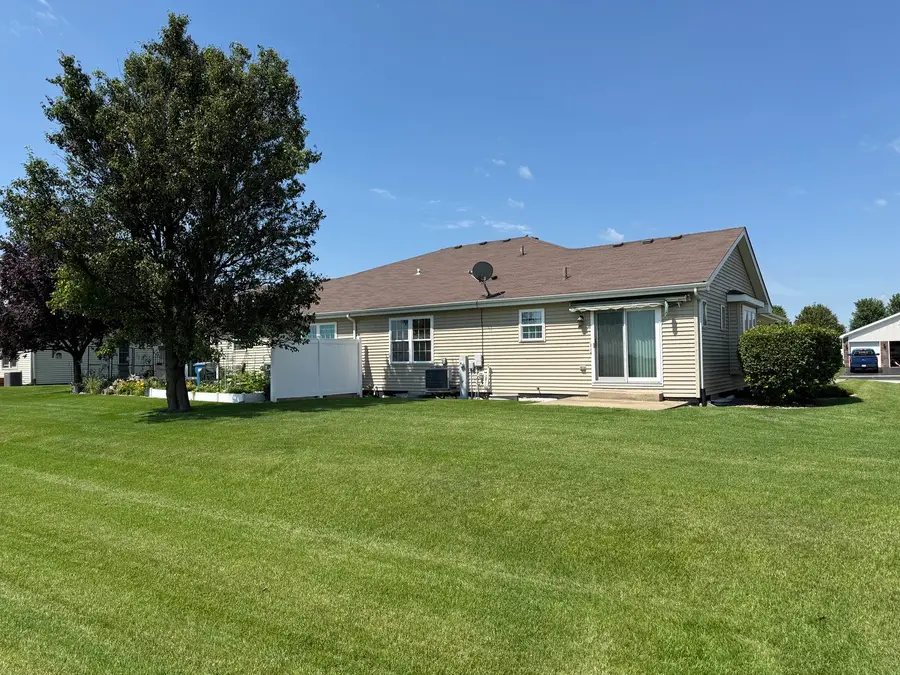 5692 Hearthside Drive, Bourbonnais, IL 60914 - #2
