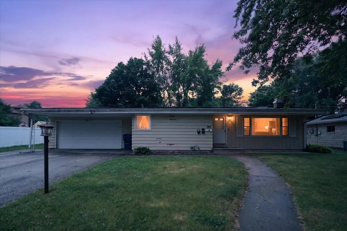 628 High Terrace, Dekalb, IL 60115 - #1