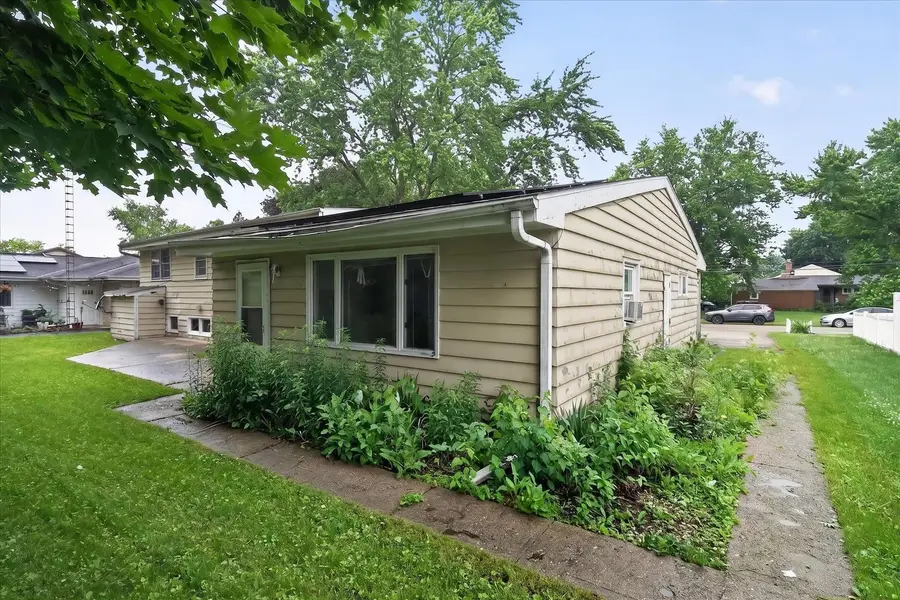 628 High Terrace, Dekalb, IL 60115 - #3