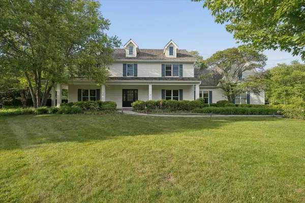 455 Hunter Lane, Lake Forest, IL 60045