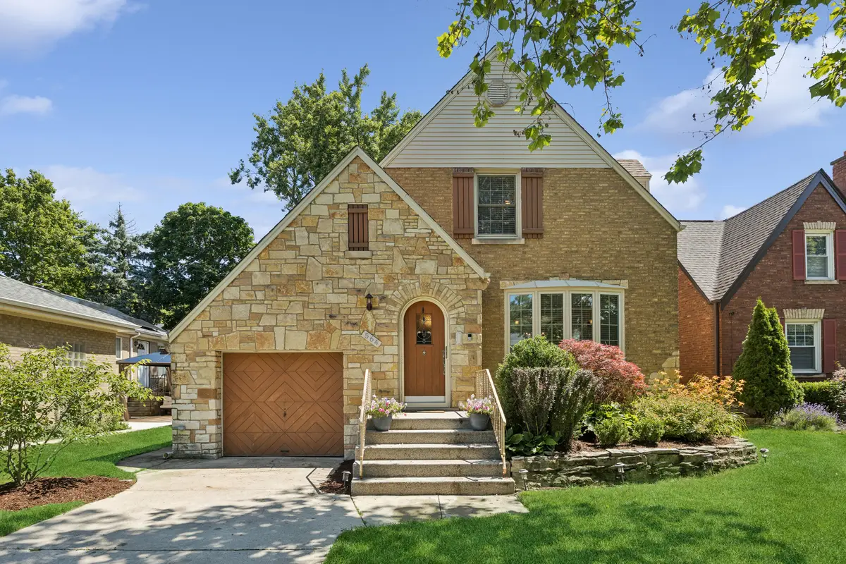 564 Selborne Road, Riverside, IL 60546 - #1