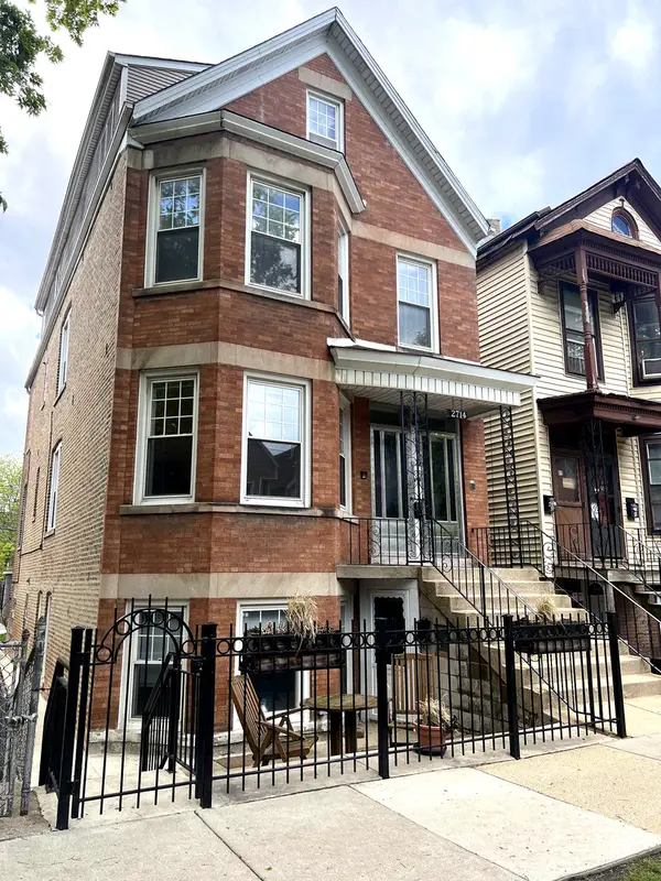 2714 N Marshfield Avenue, Chicago, IL 60614