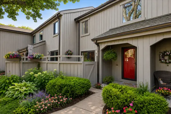 404 Shoreline Road #298, Lake Barrington, IL 60010