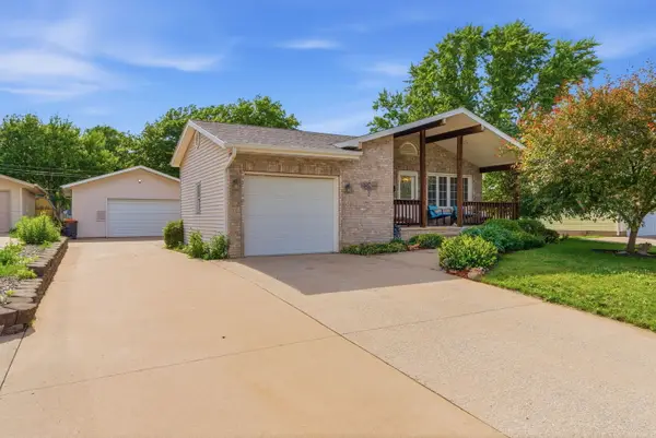 2124 N Gayman Avenue, Davenport, IA 52804