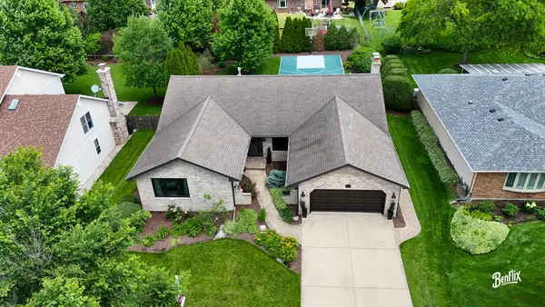 2051 N Ridge Avenue, Arlington Heights, IL 60004