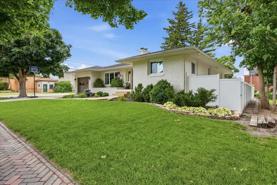 215 Lincoln Street, Chenoa, IL 61726 - #3