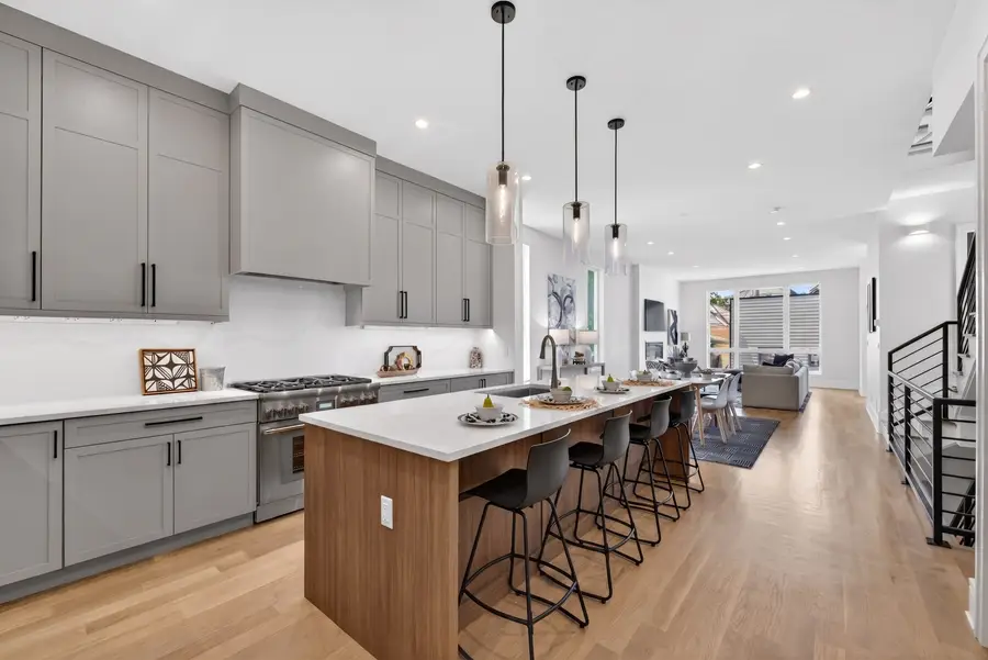 1728 N Sawyer Avenue #B, Chicago, IL 60647 - #2
