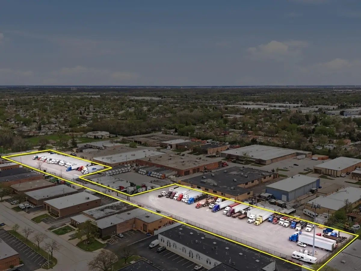 575 W Fullerton Avenue, Addison, IL 60101 - #1