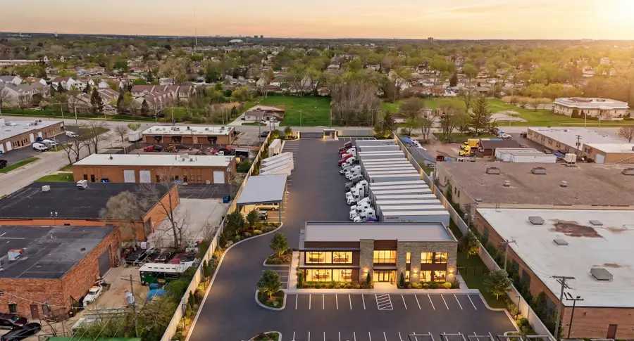 575 W Fullerton Avenue, Addison, IL 60101 - #3