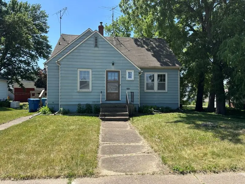 809 11th Street, De Witt, IA 52472 - #1