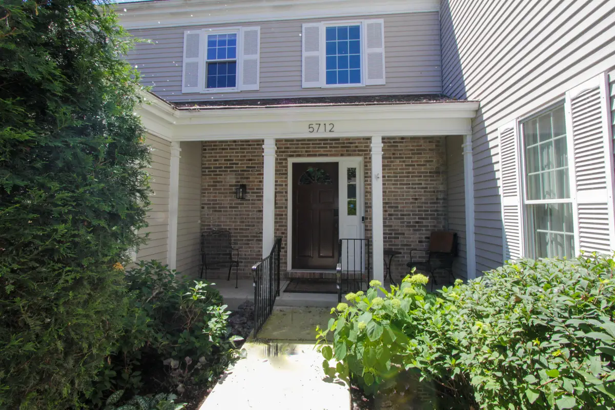 5712 Foxgate Lane, Hinsdale, IL 60521 - #1