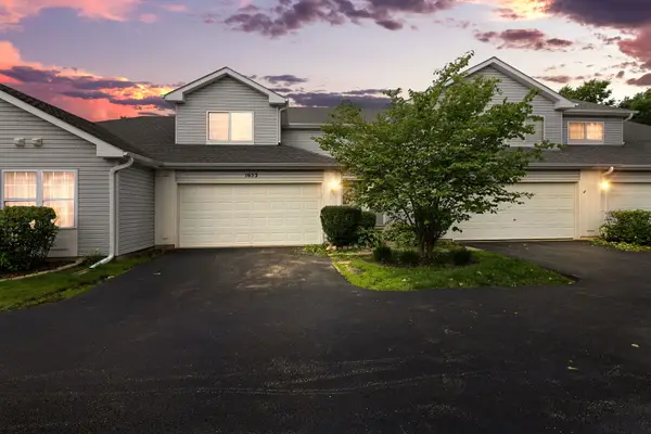 1653 Waterford Road, North Aurora, IL 60542