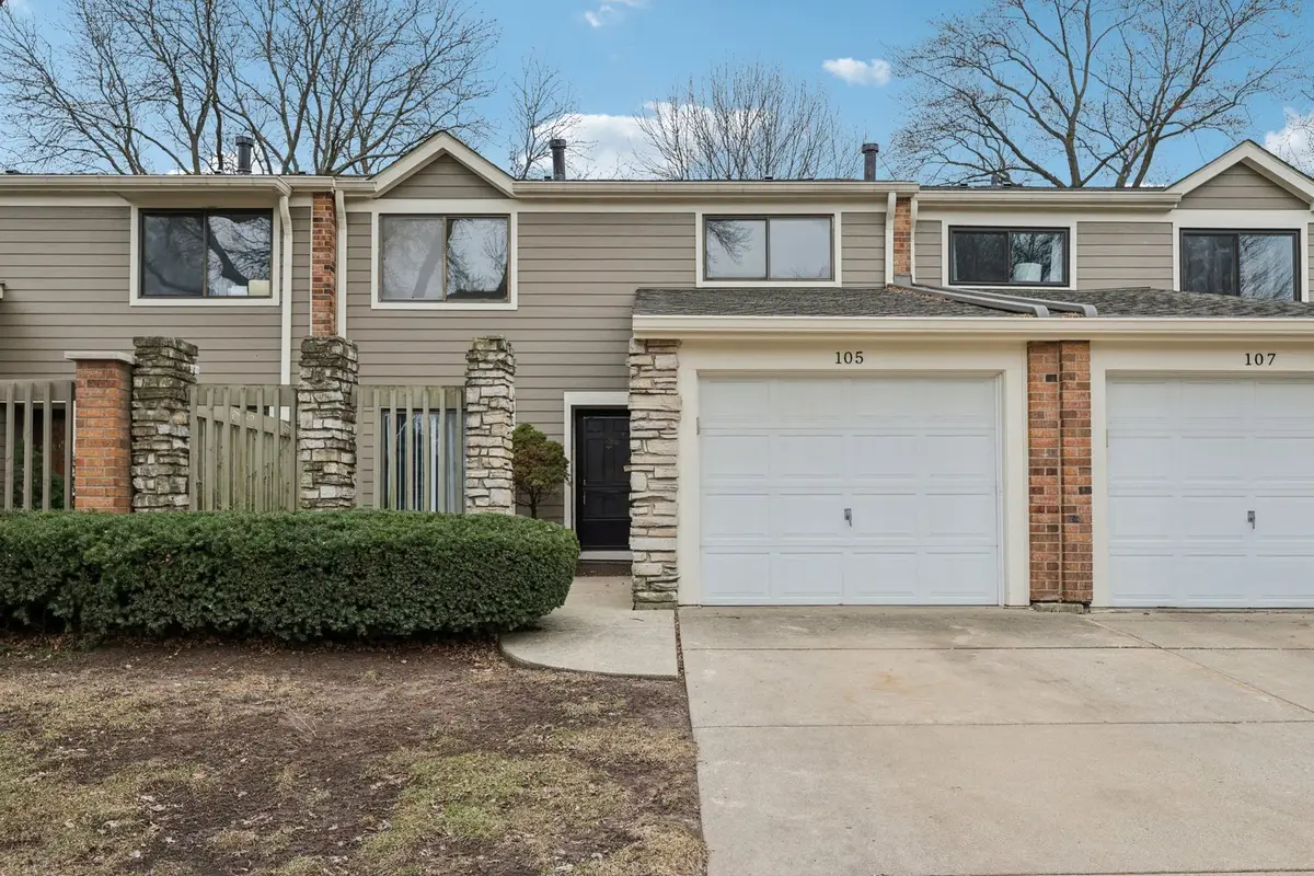 105 W Dover Drive, Mount Prospect, IL 60056 - #1