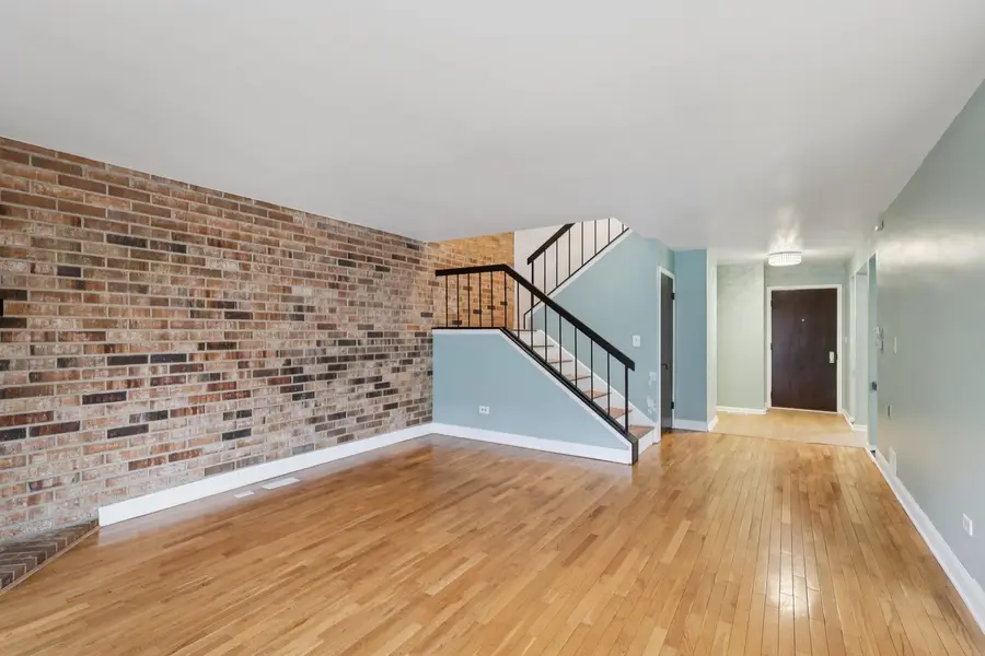 105 W Dover Drive, Mount Prospect, IL 60056 - #3