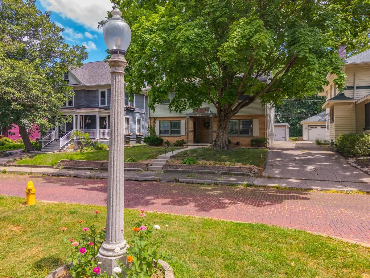 45 Whites Place, Bloomington, IL 61701 - #1