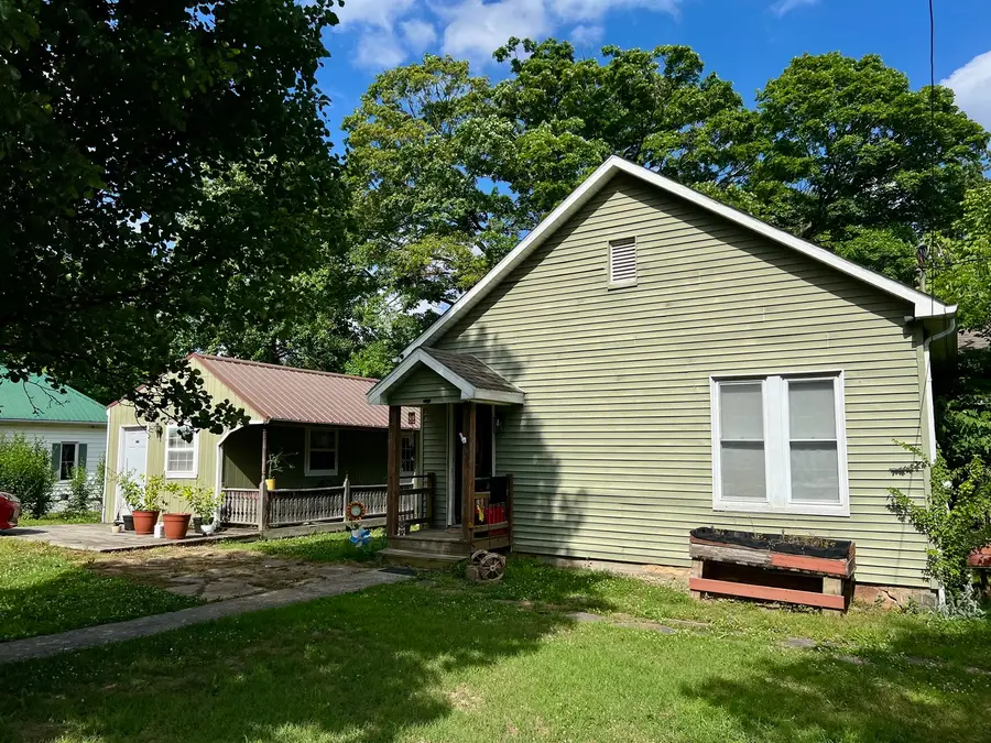 408 S Jefferson Street, Cobden, IL 62920 - #2