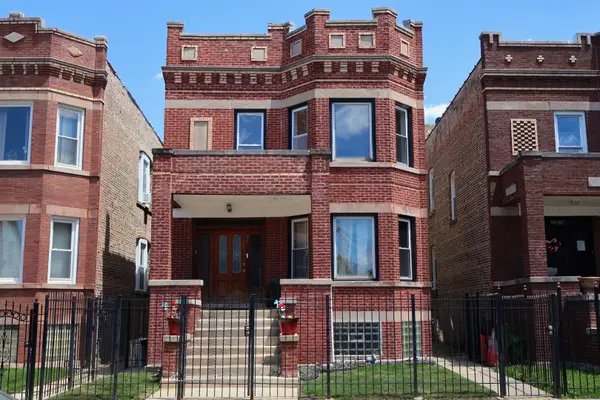 921 N Leclaire Avenue, Chicago, IL 60651