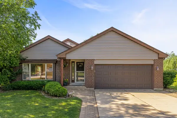 8407 Carriage Lane, Tinley Park, IL 60487