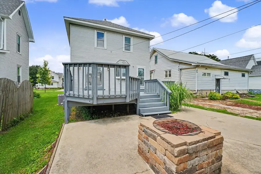 222 S Sangamon Avenue, Gibson City, IL 60936 - #2
