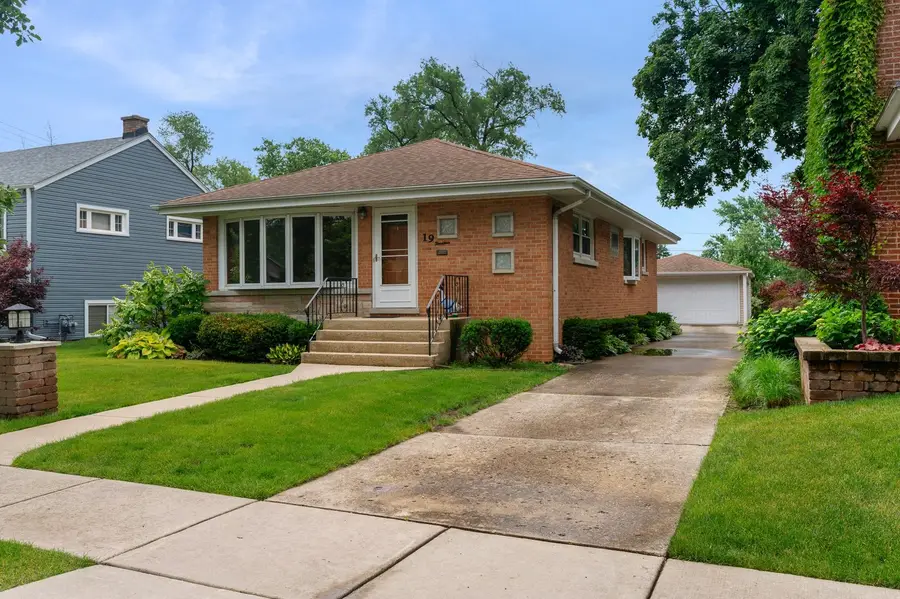 19 W Adams Street, Villa Park, IL 60181 - #2