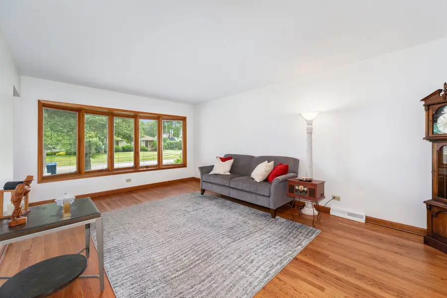 19 W Adams Street, Villa Park, IL 60181 - #3