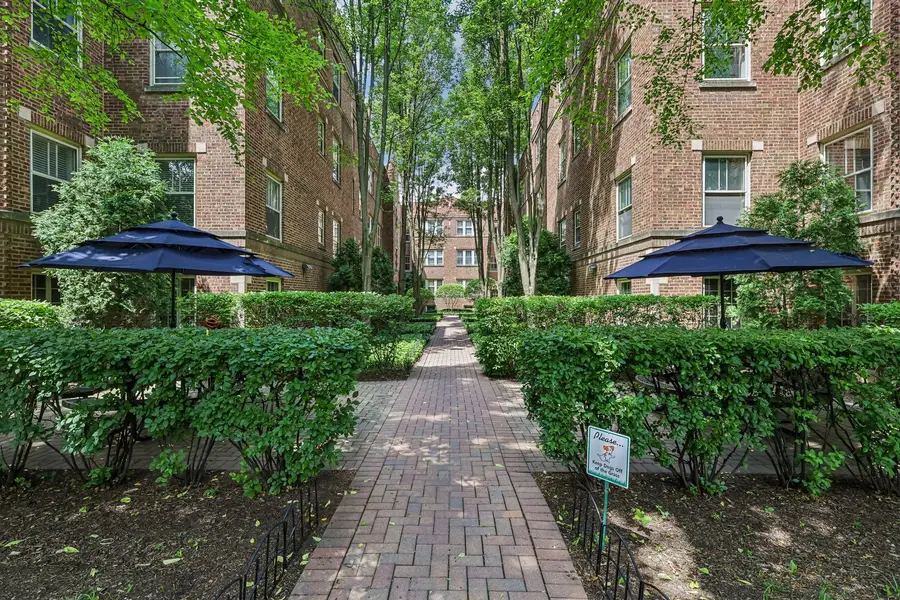 219 N Oak Park Avenue #2E, Oak Park, IL 60302 - #2