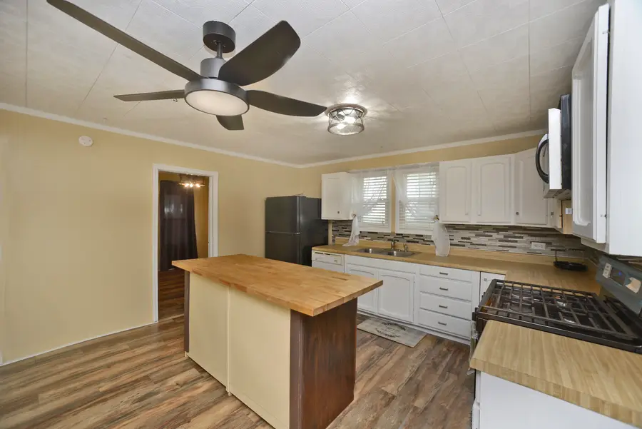 1111 Walnut Street, Ottawa, IL 61350 - #3