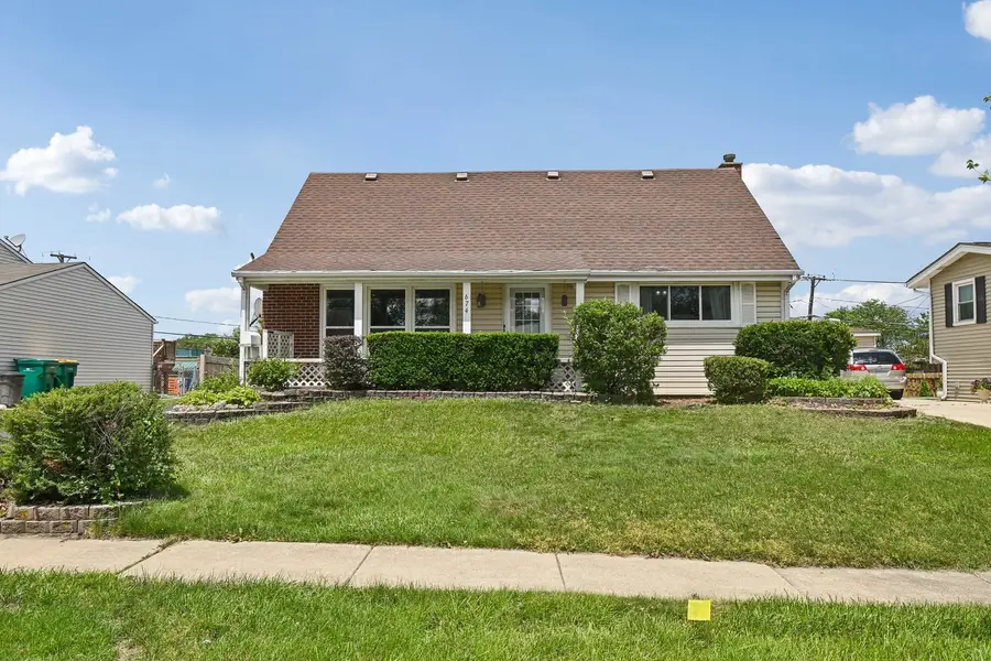 674 Saint Marys Parkway, Buffalo Grove, IL 60089 - #2