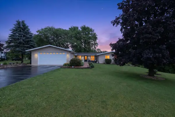 10721 Grover Oaks, Roscoe, IL 61073