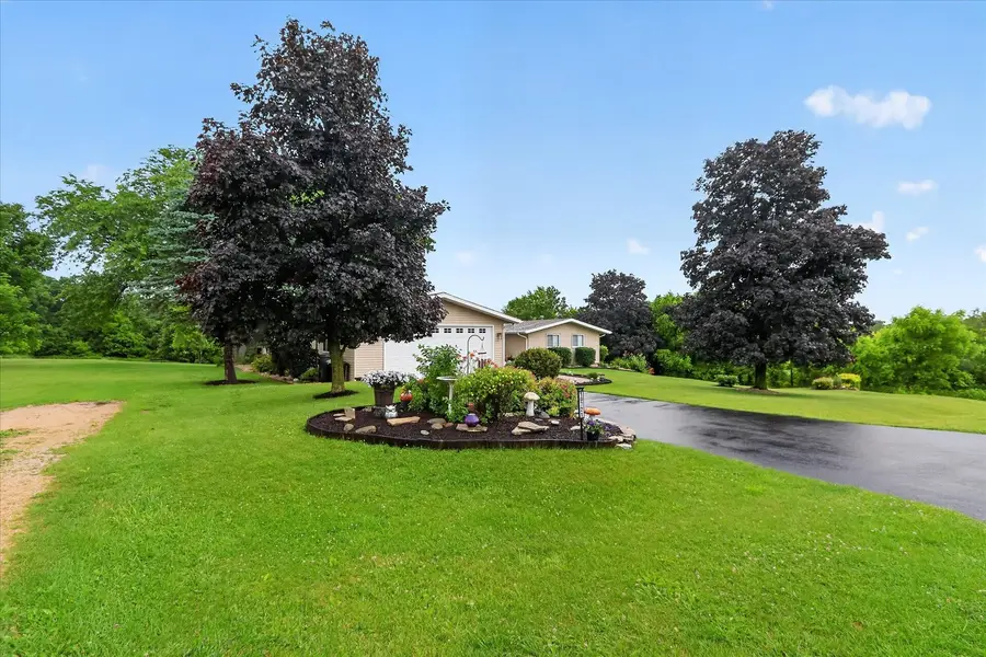 10721 Grover Oaks, Roscoe, IL 61073 - #2