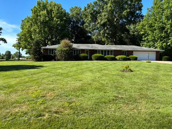 12365 E Lakeview Road, Mt Vernon, IL 62864