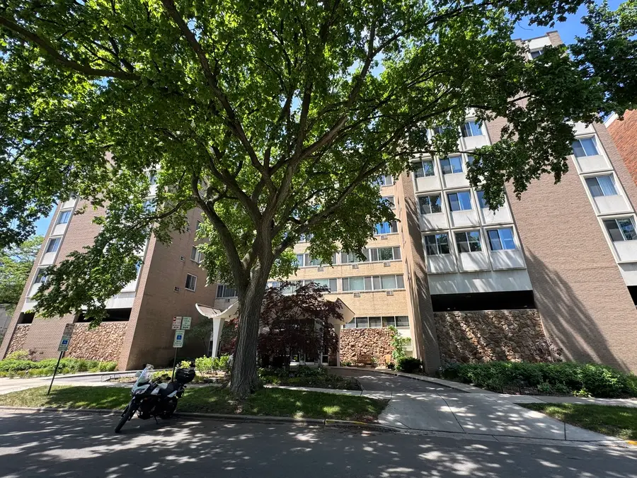 151 N Kenilworth Avenue #4G, Oak Park, IL 60301 - #2
