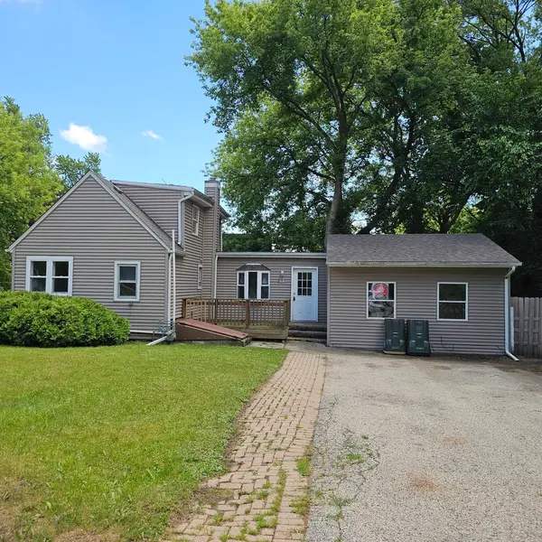 611 Golfview Drive, Round Lake Beach, IL 60073