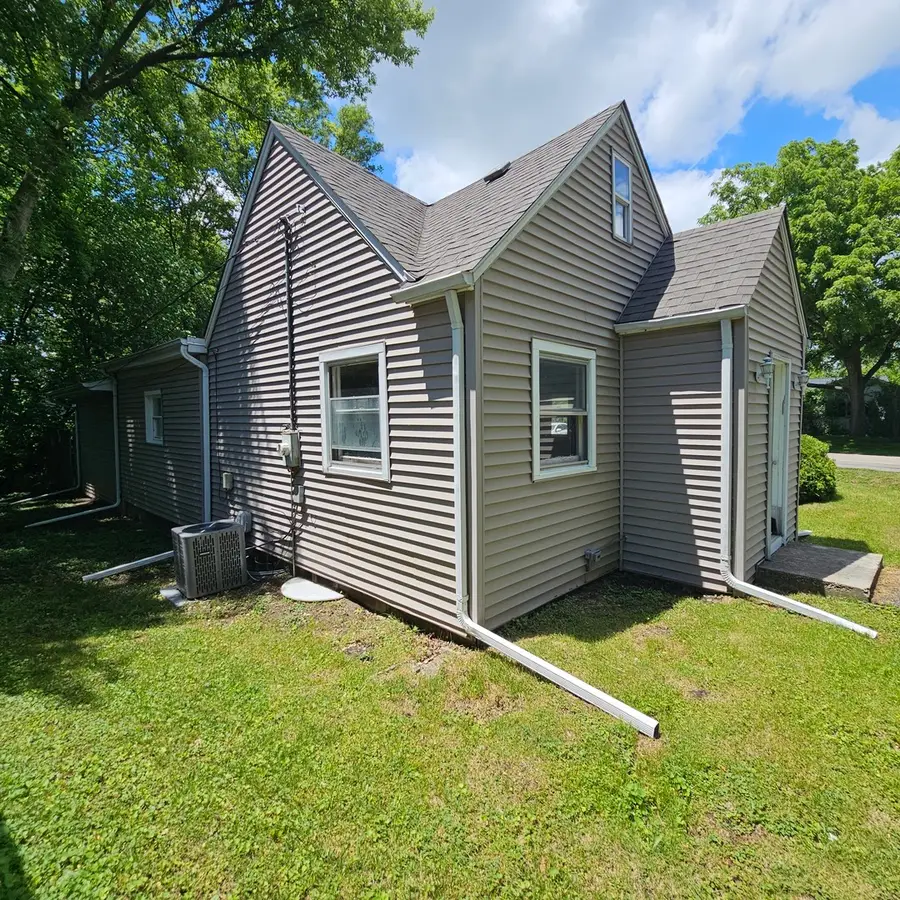 611 Golfview Drive, Round Lake Beach, IL 60073 - #3