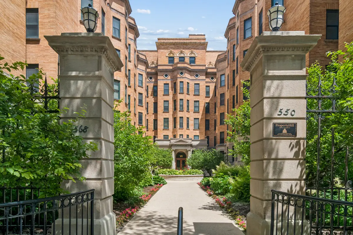 550 W Surf Street #609, Chicago, IL 60657 - #1