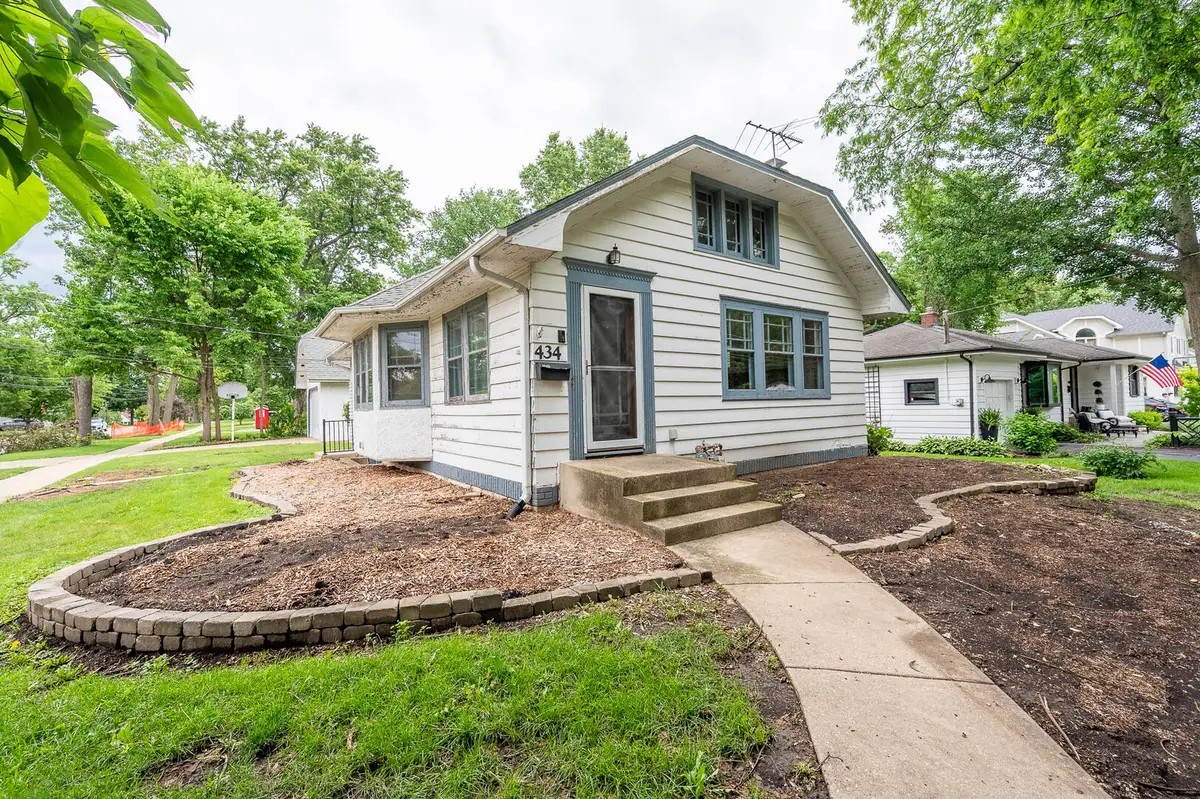 434 Oak Street, Glen Ellyn, IL 60137 - #1