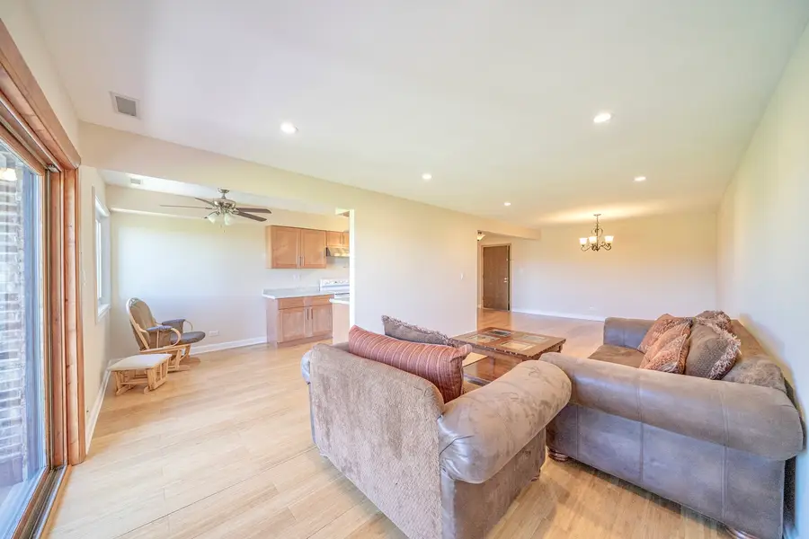 625 W Huntington Commons Road #317, Mount Prospect, IL 60056 - #2