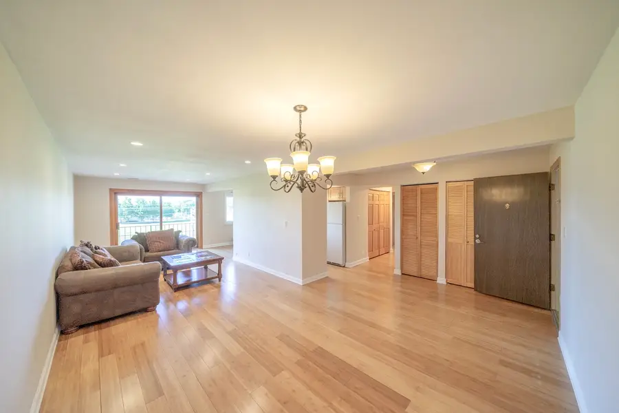 625 W Huntington Commons Road #317, Mount Prospect, IL 60056 - #3